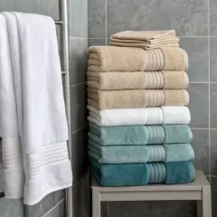 Jakie ręczniki do szarej łazienki? 5 kolorów, które odmienią wnętrze