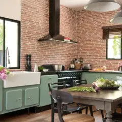 Jak urządzić kuchnię w starym stylu: 5 pomysłów na retro aranżację