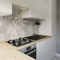 Jaki chlebak do białej kuchni? 7 stylowych i praktycznych opcji
