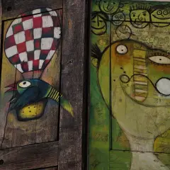 Parapet drewniany olejowany czy lakierowany – co wybrać dla swojego domu?