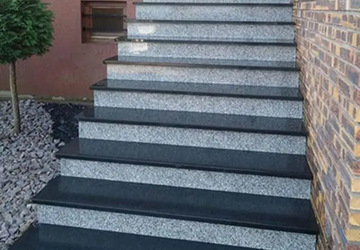 Czym wyczyścić schody granitowe: 7 skutecznych sposobów